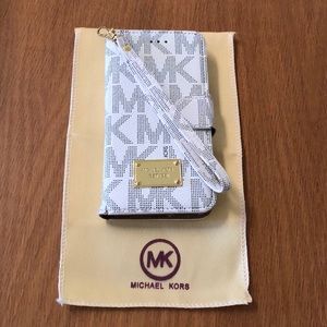 Michael Kors Iphone 6S Plus case, gently used